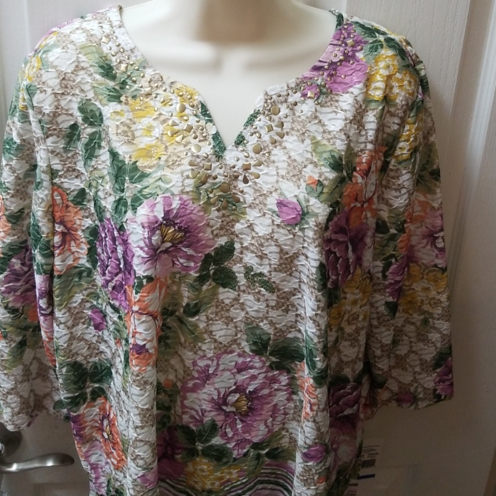 NWT multicolored lightweight top